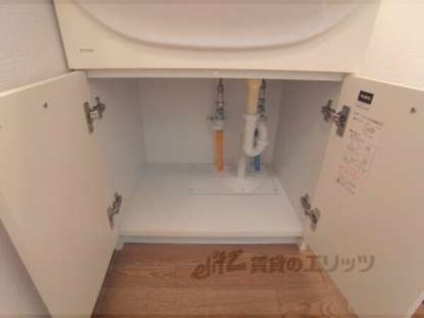 洗面所(洗面化粧台下部収納)