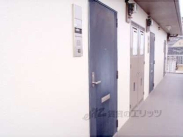 玄関(共用廊下も広いですよ♪)