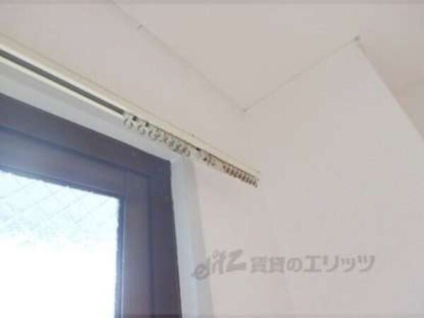 カーテンレール