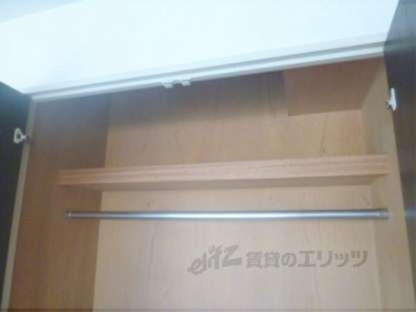 収納(枕棚、ハンガーパイプ)