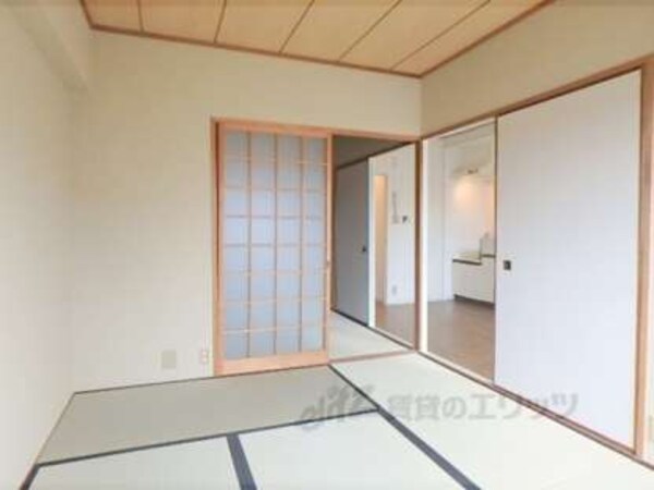 和室(和室があると落ち着きますね。)