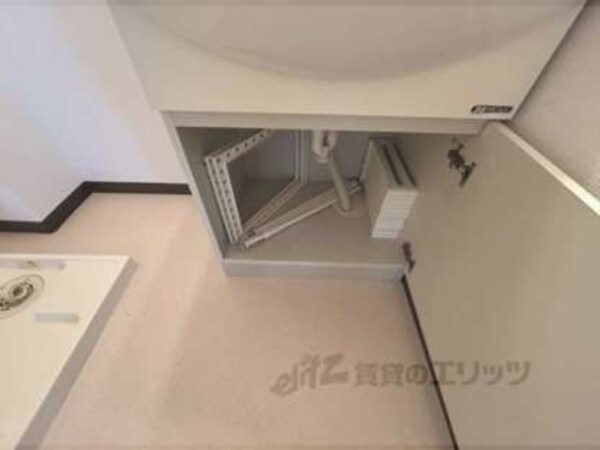 下部収納