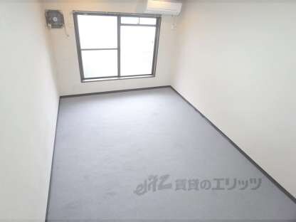 ＴＷＩＮⅠの洋室