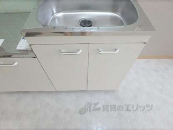 下部収納