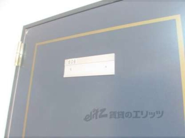 玄関(独特の間取りです。)