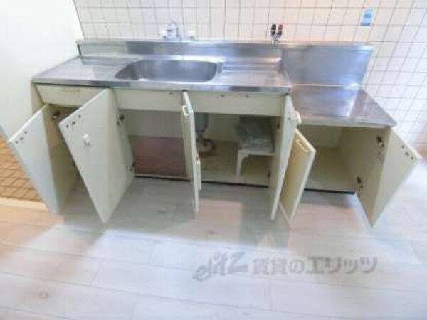 キッチン台下