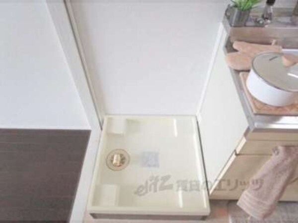 洗濯機置場(室内洗濯機置き場です)