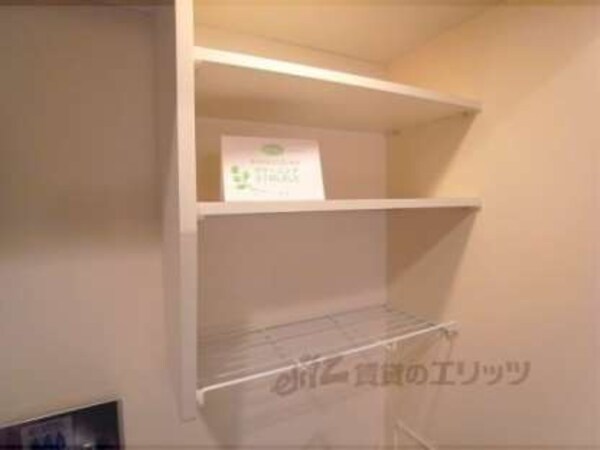 キッチン上部棚