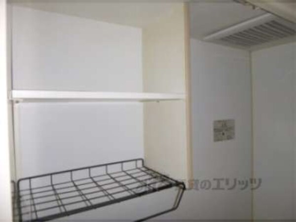 キッチン上部棚