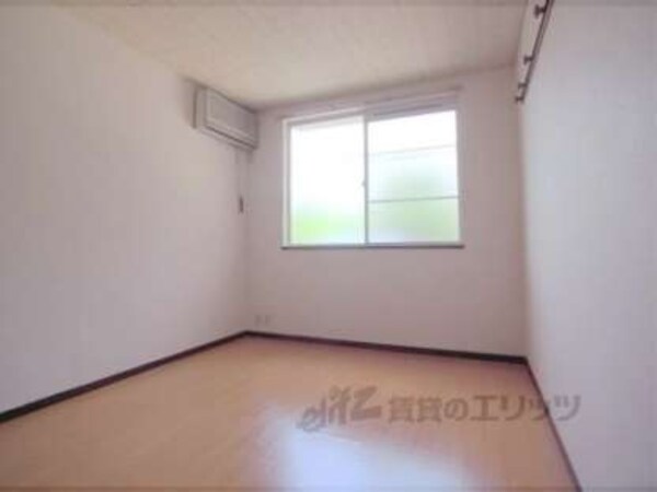 居室(きれいなお部屋です。)
