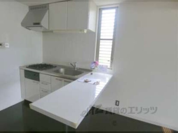 キッチン収納棚