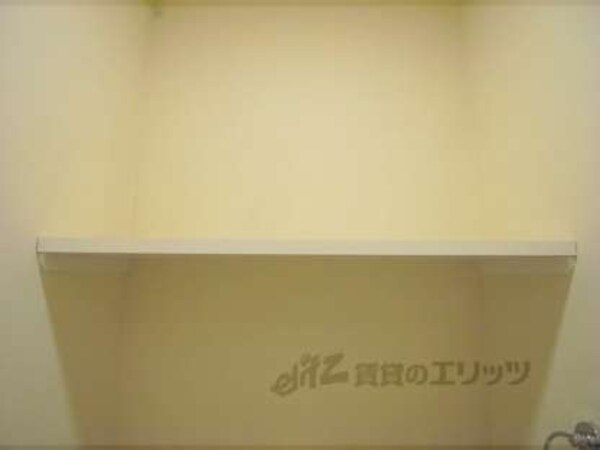 棚（トイレ上）