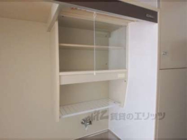 キッチン上部棚