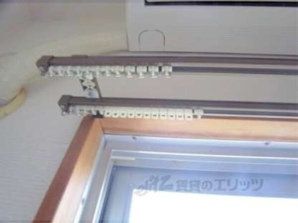 カーテンレール