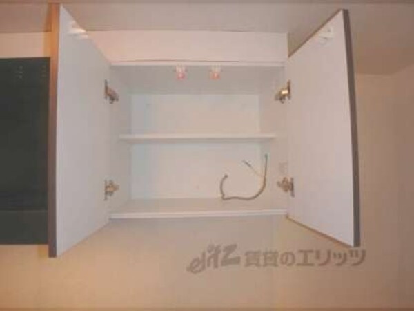 キッチン上部棚