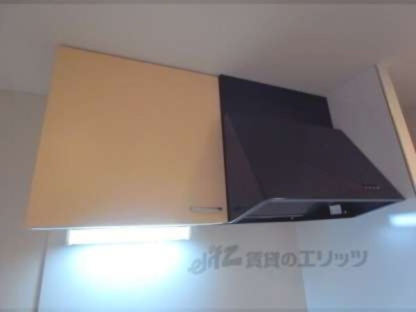 キッチン上段収納