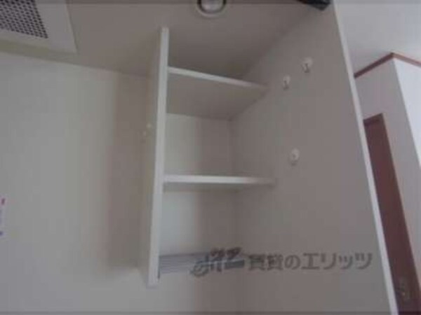 キッチン上部棚