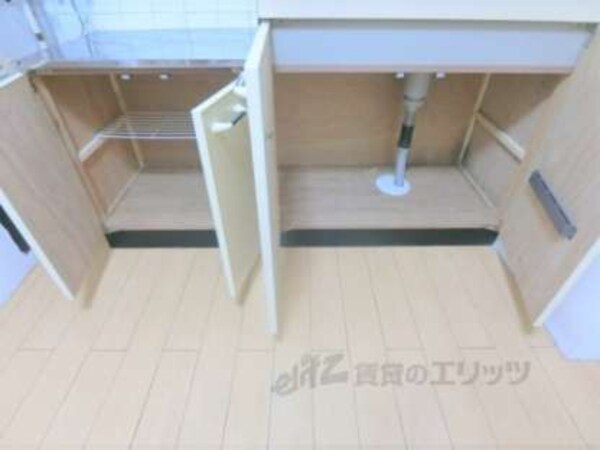 下部収納