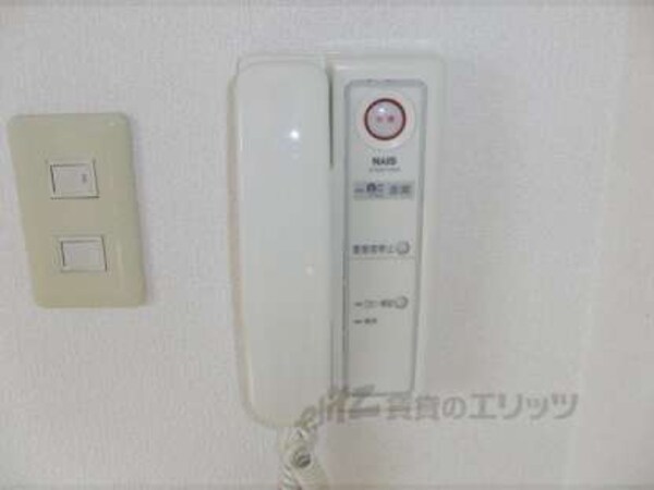 インターフォン(ボタンひとつでオートロック解除)