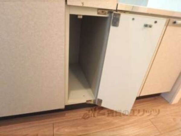 キッチン下部収納