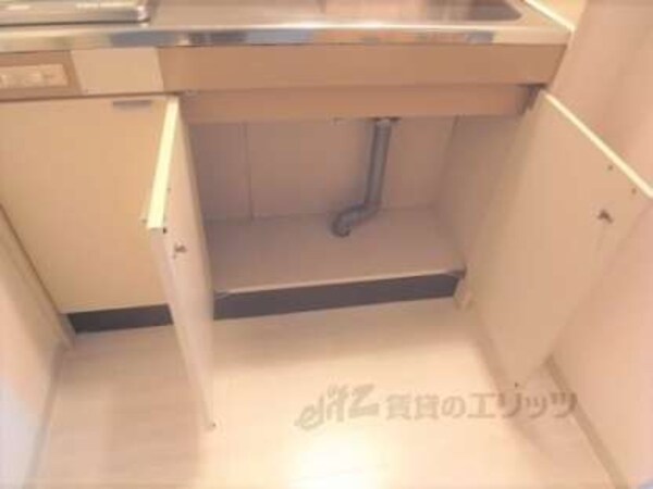 下部収納