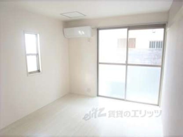 居室(日当たりがいい部屋です。)