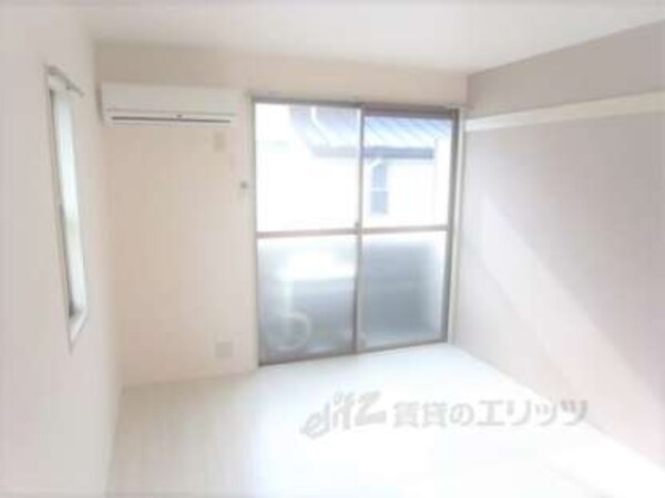 居室(陽当り良い部屋です。)