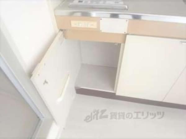 下部収納