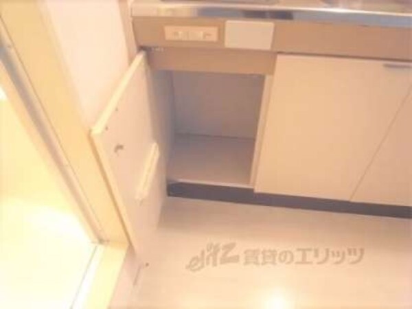 下部収納