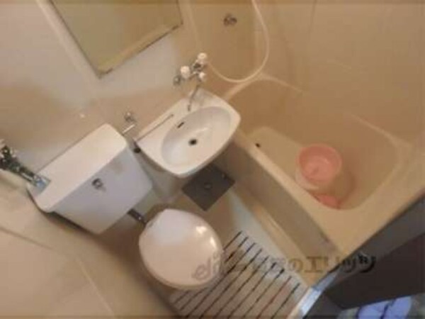 ユニットバス(３点ユニットバスです)