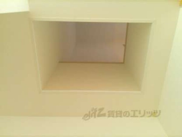 吹き抜け(玄関天井が吹き抜けになっています)