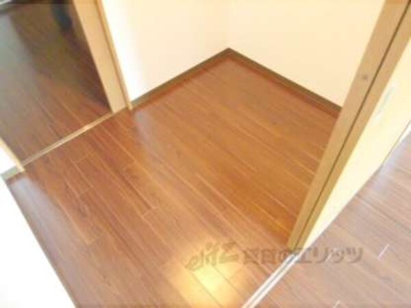 収納(ウォークインクローゼット内部)