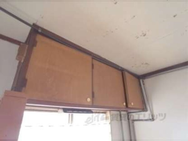 キッチン上部棚