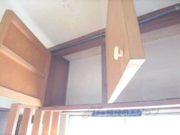 キッチン上部棚