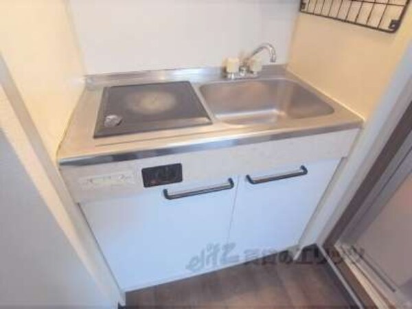 キッチン(電気調理器で安全です)