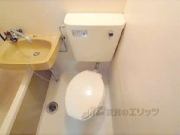 トイレ(シンプルなトイレです。)
