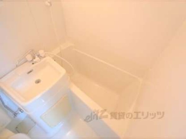 ユニットバス(シンプルでキレイなバスタブです。)