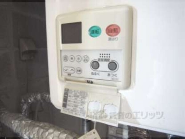 給湯器リモコン(パイプスペースにあり)