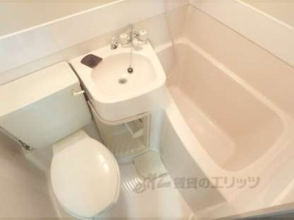 ユニットバス(お手入れ簡単ユニットバスです)