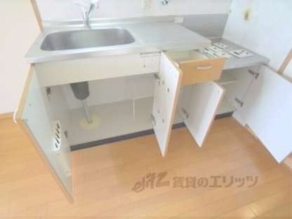 収納(お鍋がしまえます)