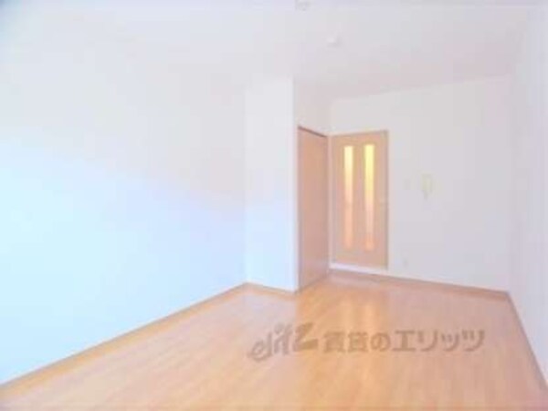 居室(キレイなお部屋です。)