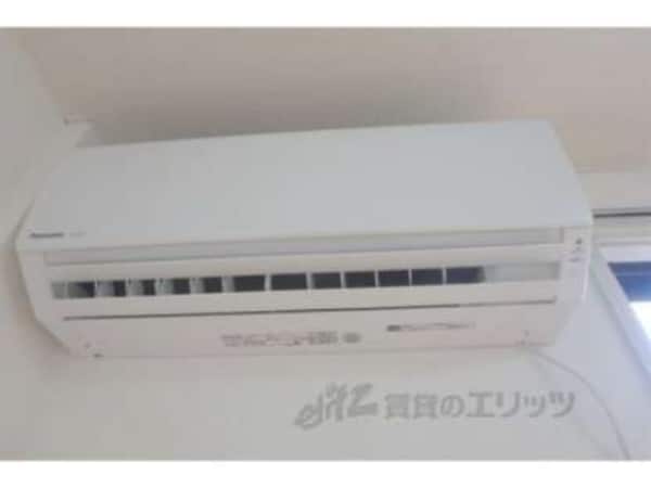 エアコン(1基ついています。)