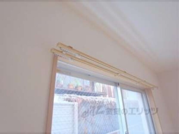 カーテンレール