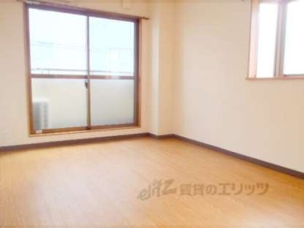 居室(7帖の洋室)