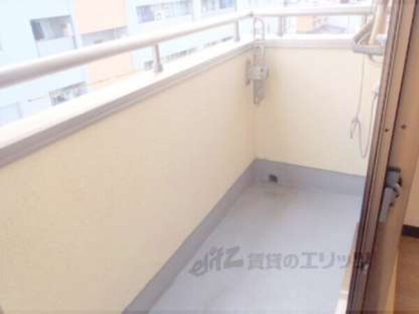 ベランダ(南向きで明るいベランダ)