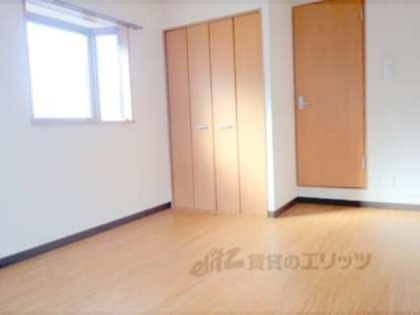 居室(日当たり良いですよ)