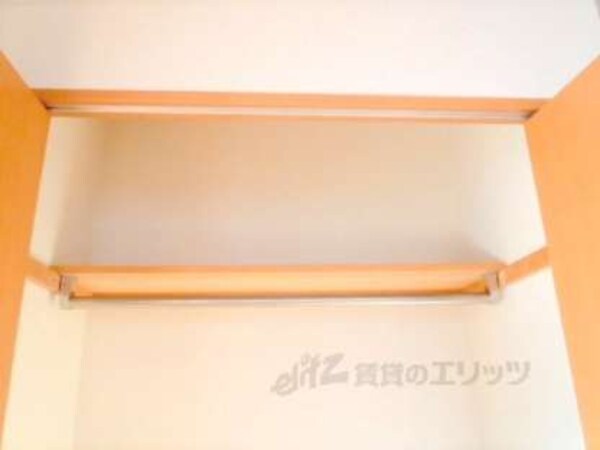 収納(上部にも置けますよ)