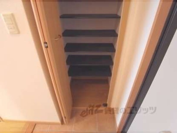下駄箱(なかなかの収納力ですね)