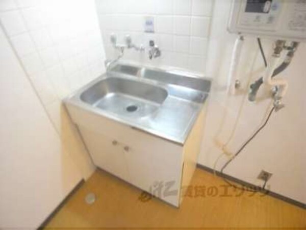 キッチン(無駄のないコンパクトキッチンです。)