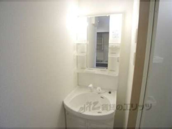 洗面台(キレイな独立洗面台付きです)